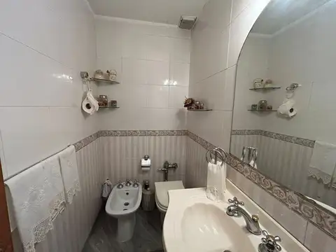 Departamento 5 ambientes con 3 baños