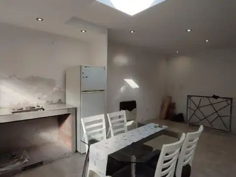 Casa en Venta con 10 cocheras