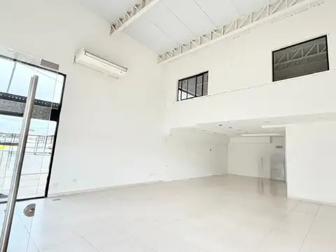 Alquiler local comercial sobre Roberto Caamaño 100