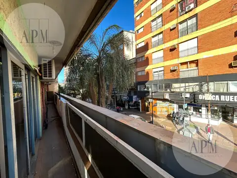ALQUILER | OFICINA EN MICROCENTRO – ESQUINA COLÓN Y BOLÍVAR