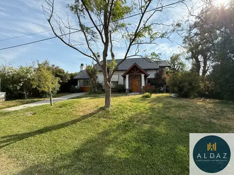 Casa en venta c/ cochera en Barrio privado Pago Chico