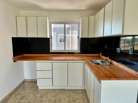 Departamento en Venta en Luis Guillon, USD 49.000