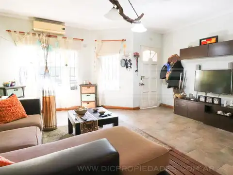 Casa en Venta en Carapachay, USD 240.000