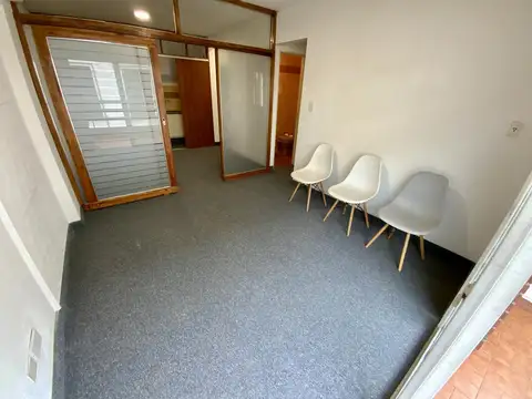Oficina 3 ambientes con 1 baño