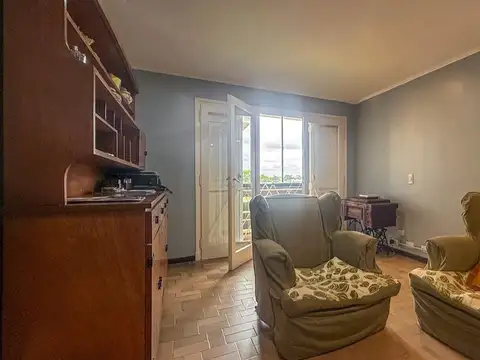 VENTA DEPTO 4 AMBIENTES ALIÓ AMPLIO AL FRENTE.