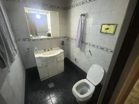 Casa en venta 3 ambientes con patio y cochera