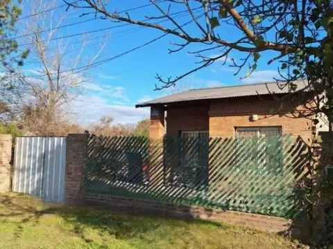 Susana Sgrazutti 37, Villa la Rivera, Santa Fe, 100