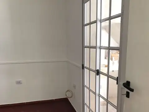 Allende 100, Piso pb