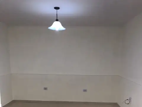 Depto Tipo Casa 2 ambientes con 1 baño