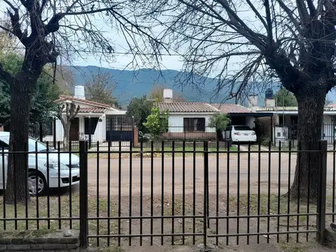 Casa en Venta con 6 cocheras
