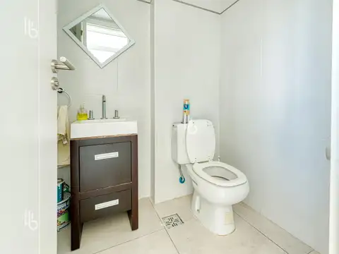 Oficina 4 ambientes con 1 baño