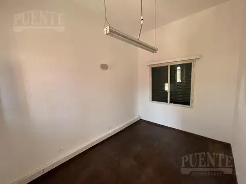 Casa en Alquiler con 1 cochera