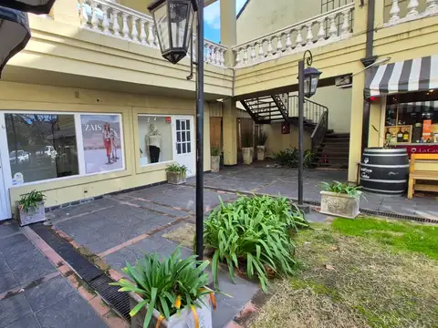 Local en Alquiler en Lomas de San Isidro, $ 700.000