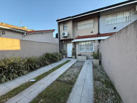 CASA EN VENTA TEMPERLEY 4 AMBIENTES APTA CREDITO