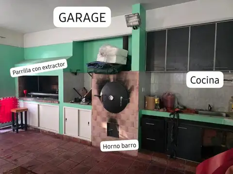 Casa en Venta con 2 cocheras