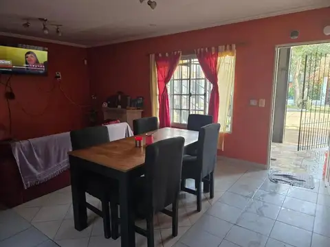 Casa 5 ambientes con 3 baños