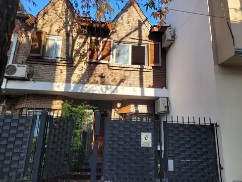 Depto Tipo Casa en Alquiler de 3 ambientes