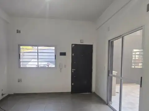 Departamento en Alquiler en Villa Luzuriaga, $ 500.000