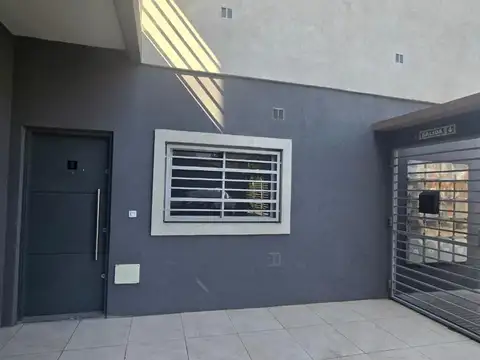 DEPARTAMENTO 2 AMBIENTES CON PATIO y COCHERA OPCIONAL