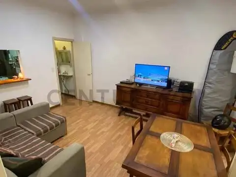 Falucho 1300, Piso 0