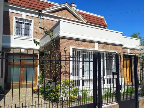 Casa 4 Dormitorios, Estudio y Amplio Parque en Martinez