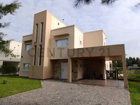 Casa en Alquiler de 4 dormitorios
