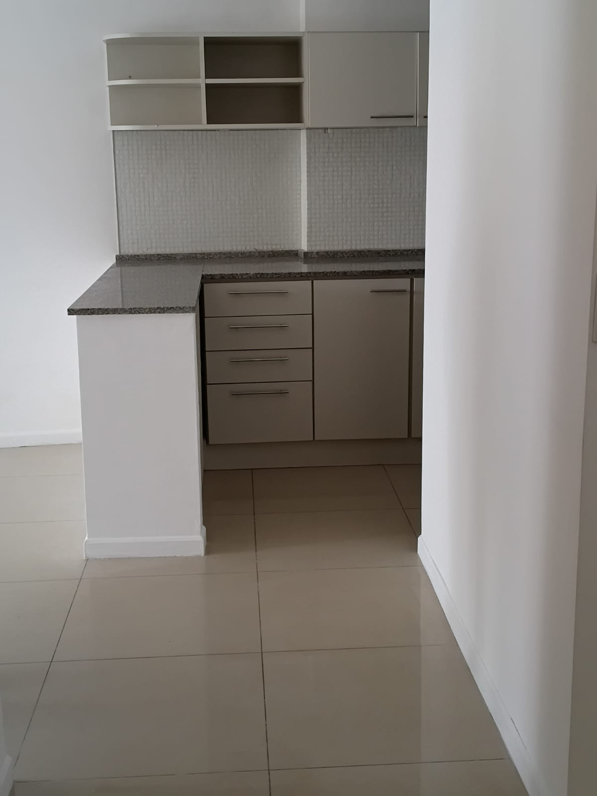 Villa Crespo – Alquiler de monoambiente al contrafrente con balcón, pileta y SUM. $690.000.