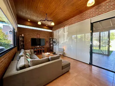 Casa 4 ambientes con 1 baño