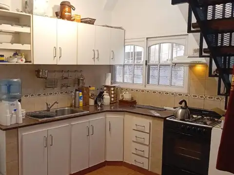Casa 5 ambientes con 2 baños