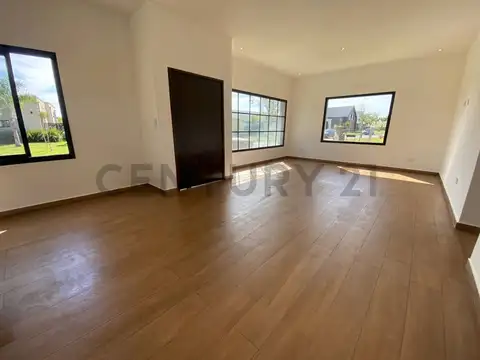 Casa en Venta en Pilar Del Este, USD 196.000
