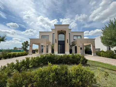 ESPECTACULAR CASA 4 AMB PREMIUM AMOBLADA