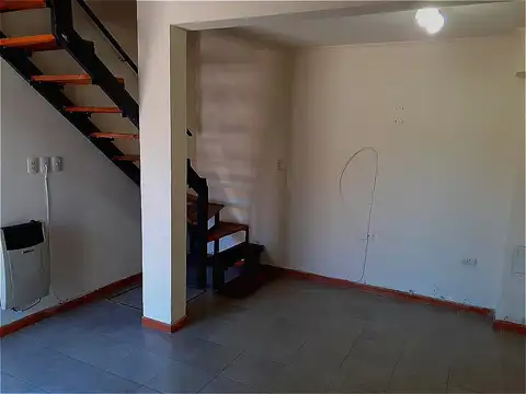 Depto Tipo Casa en Alquiler de 1 dormitorio