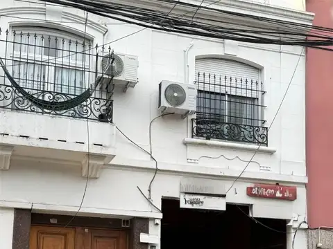 Cochera fija en venta  Barracas a 1 cuadra de M de Oca..