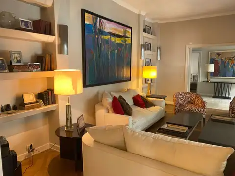 Excelente Departamento 3 Ambientes con Cochera Fija