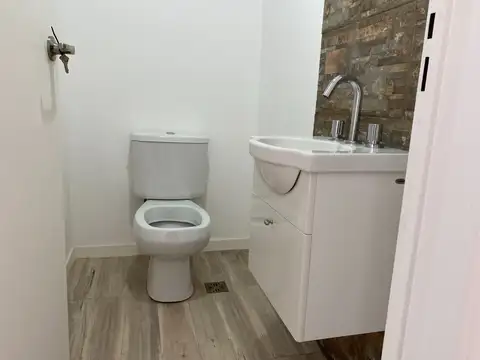Depto Tipo Casa en Venta con 1 cocheras