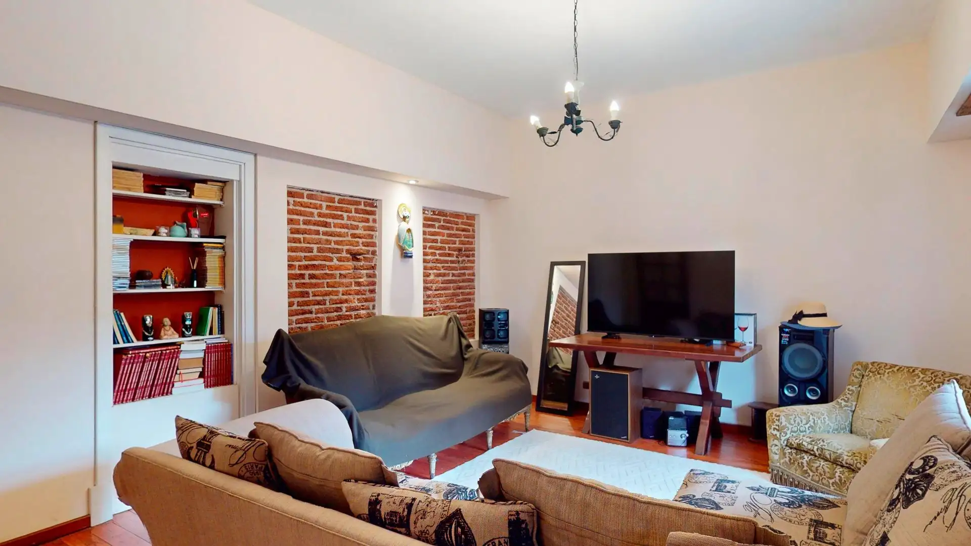 VENTA CASA 5 AMB CON COCHERA LA PERLA