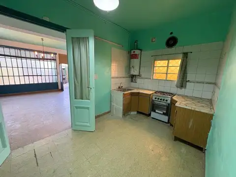 PH, cuatro ambientes, en alquiler. Castelar