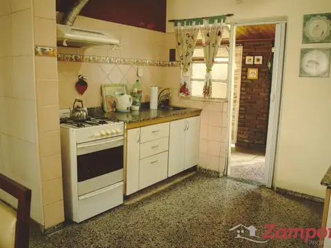 Casa 3 ambientes con 1 baño