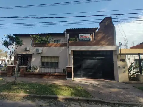 La Florida - Casa en venta- 3 dormitorios   cochera