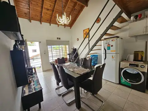 Depto Tipo Casa en Venta con 1 cocheras
