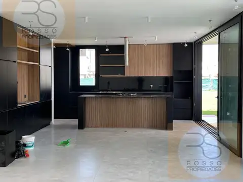 Casa en Venta en Moreno, USD 340.000