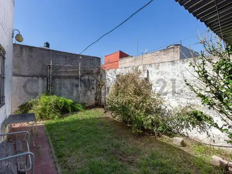 VENTA PH 3 AMB CON PATIO- CASEROS- PERMUTA