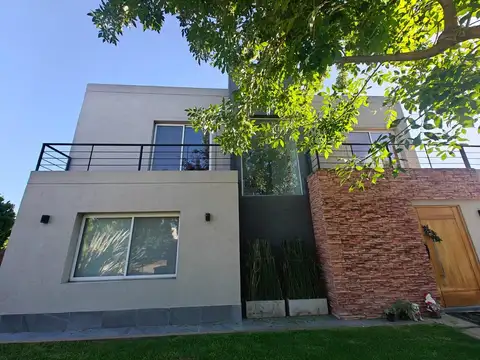 Casa en venta en Santa Guadalupe Pilar del Este