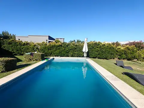 Casa en Venta en Pilar del Este - Santa Guadalupe, USD 298.000