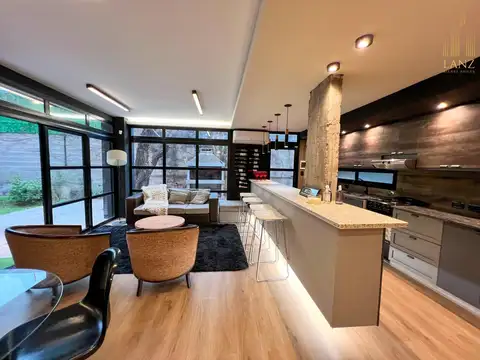 Casa 5 ambientes con 3 baños