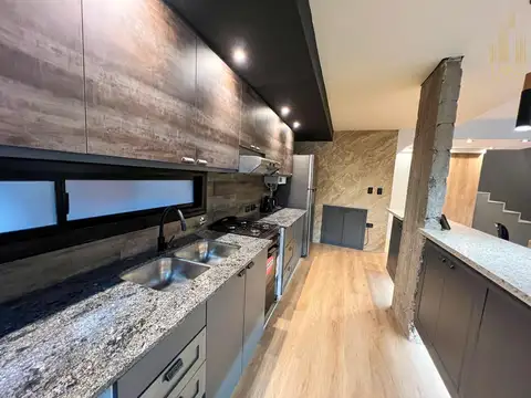 Casa 5 ambientes con 3 baños