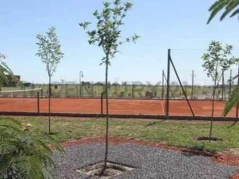 Venta de lote en el exclusivo club de campo Cruz de Sur .Bajamos el precio !