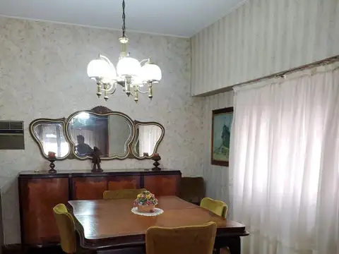 Casa 5 ambientes con 2 baños
