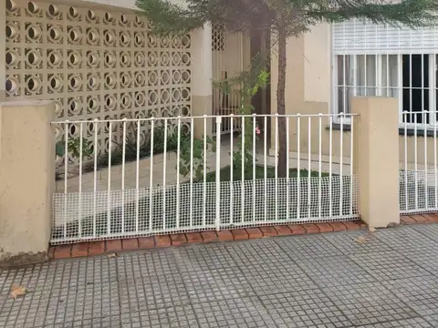 CASA LOTE PROPIO , IDEAL DOS FAMILIAS