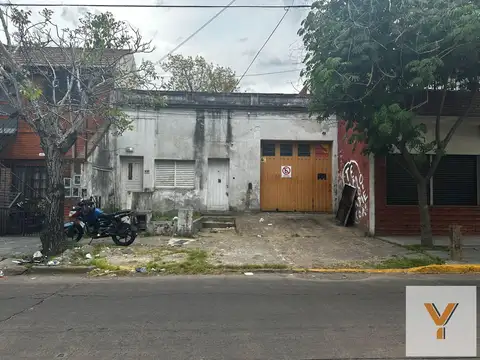 Saavedra e/ 42 y 44